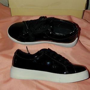 Michael Kors Shoes - Size 13Y Michael Kors Sneakers Michael Kors Shoes - Size 13Y Michael Kors Sneakers